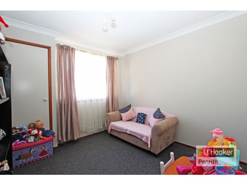 10 Harwood Circuit, Glenmore Park NSW 2745