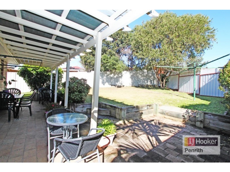 10 Harwood Circuit, Glenmore Park NSW 2745