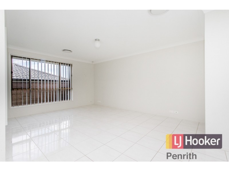 101 Glenmore Ridge Drive, Glenmore Park NSW 2745