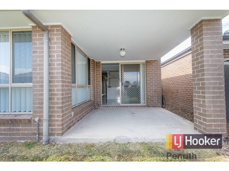101 Glenmore Ridge Drive, Glenmore Park NSW 2745
