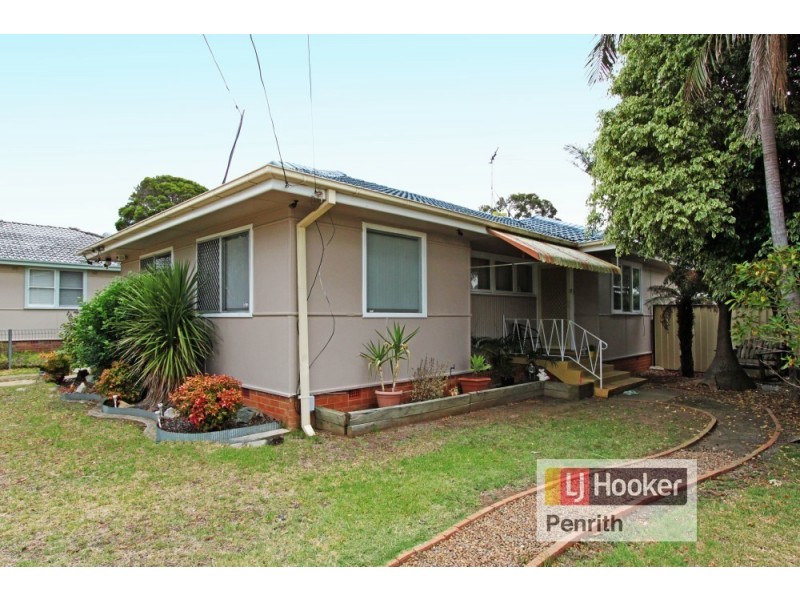 25 Tarawa Road, Lethbridge Park NSW 2770