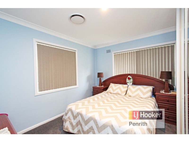 25 Tarawa Road, Lethbridge Park NSW 2770