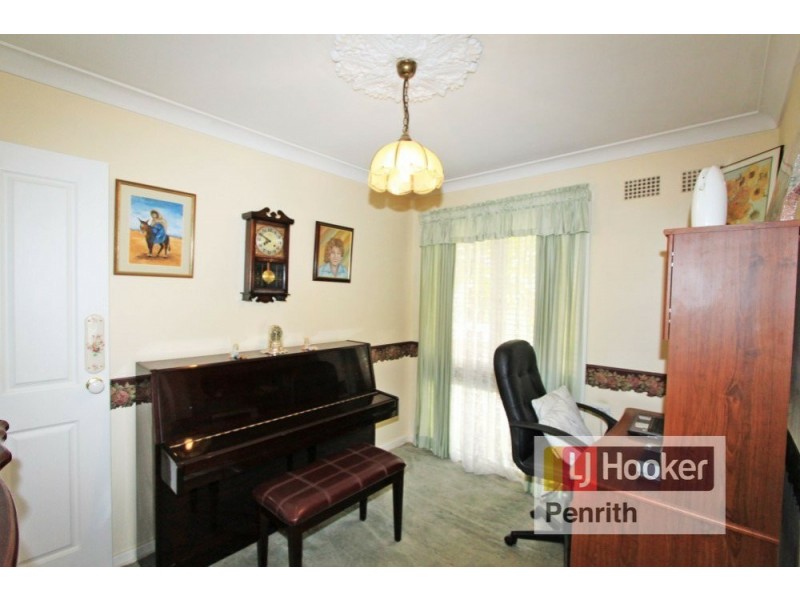 68 Roebuck Crescent, Willmot NSW 2770