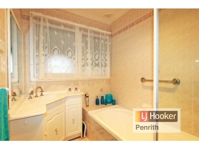 68 Roebuck Crescent, Willmot NSW 2770