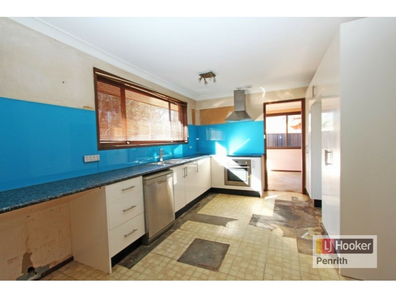 16 Lowanna Drive, South Penrith NSW 2750