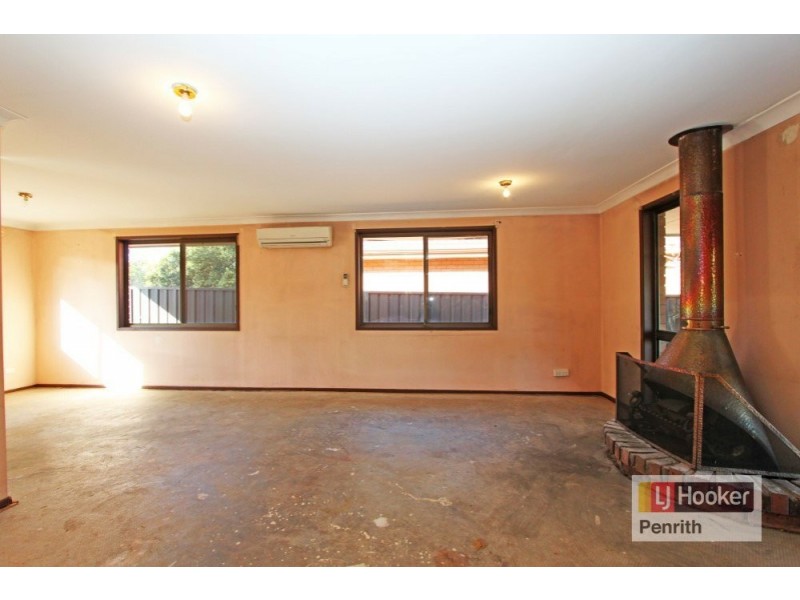 16 Lowanna Drive, South Penrith NSW 2750