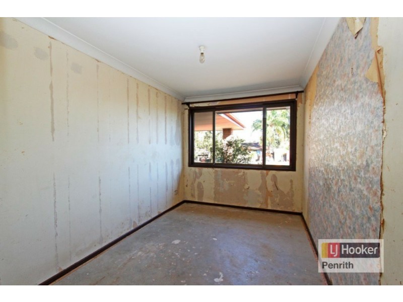 16 Lowanna Drive, South Penrith NSW 2750