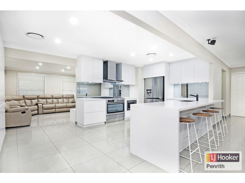 17 Grazier Crescent, Werrington Downs NSW 2747