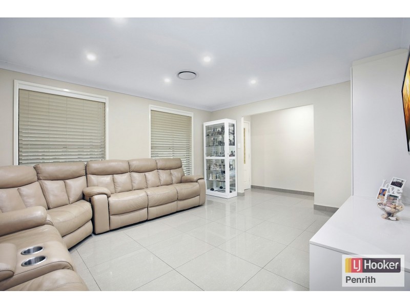 17 Grazier Crescent, Werrington Downs NSW 2747