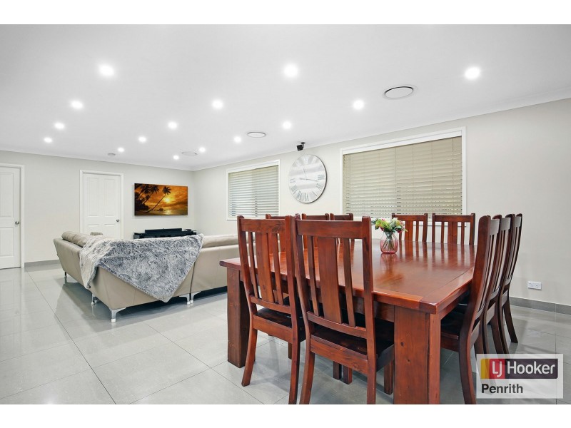 17 Grazier Crescent, Werrington Downs NSW 2747