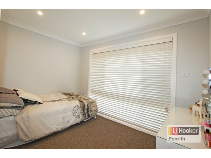 12 Dampier Avenue, Werrington County NSW 2747