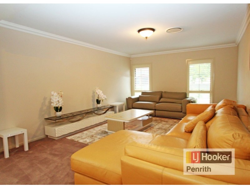 6 Burlington Street, Claremont Meadows NSW 2747