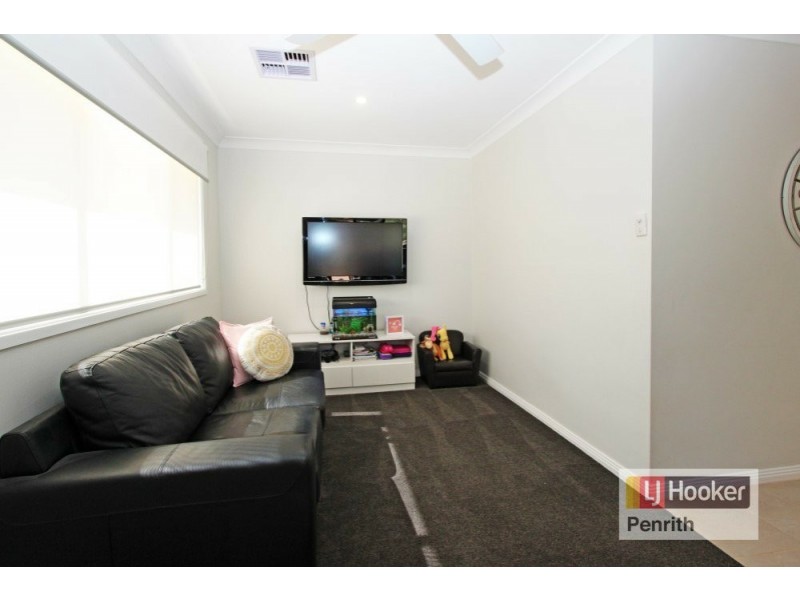 11 Selwyn Ave, Cambridge Gardens NSW 2747