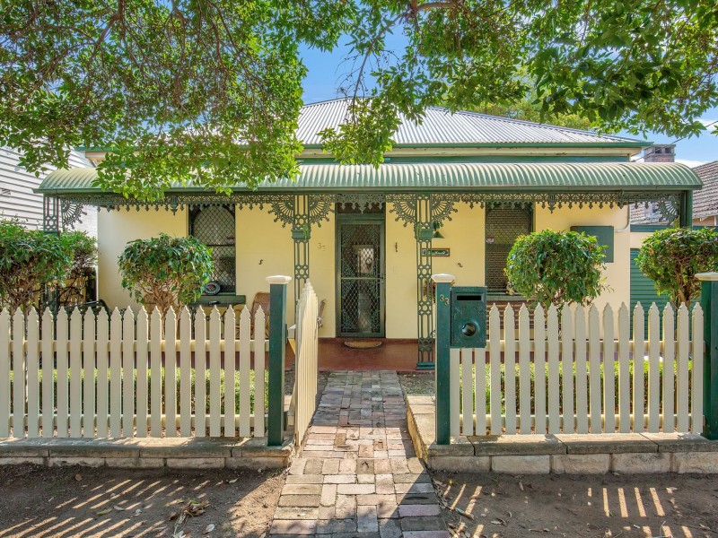 33 Lemongrove Road, Penrith NSW 2750