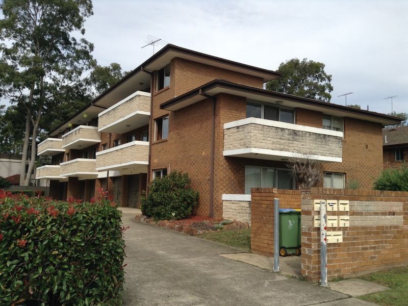 2/18 Bringelly Road, Kingswood NSW 2747