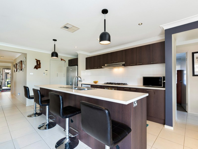 17 Lakeview Drive, Cranebrook NSW 2749