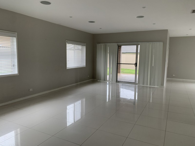 14 Alinta Promenade, Jordan Springs NSW 2747