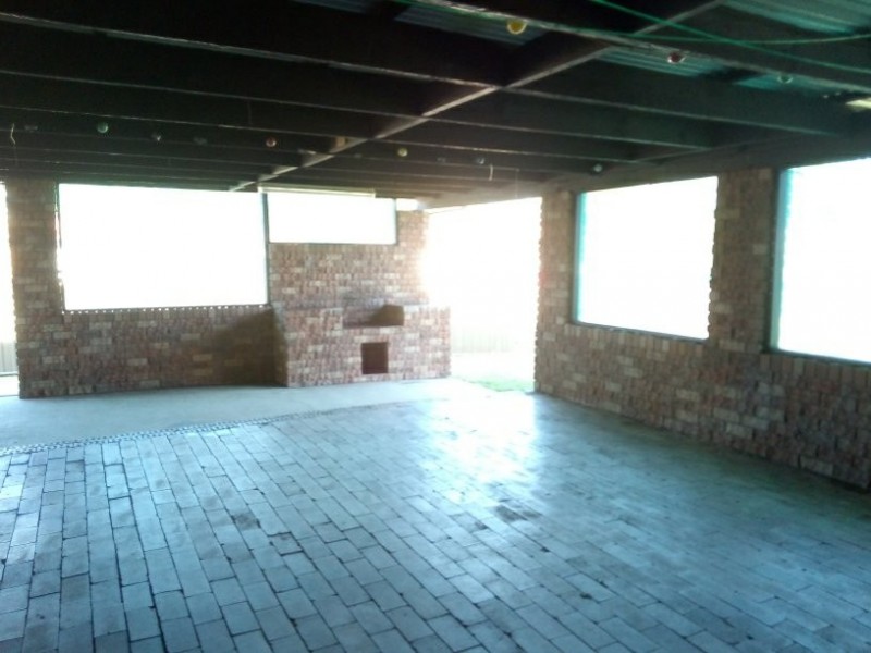 1 Brolga Glen, St Clair NSW 2759