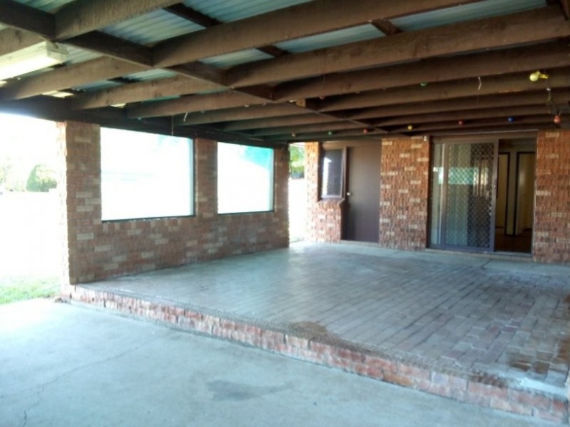 1 Brolga Glen, St Clair NSW 2759