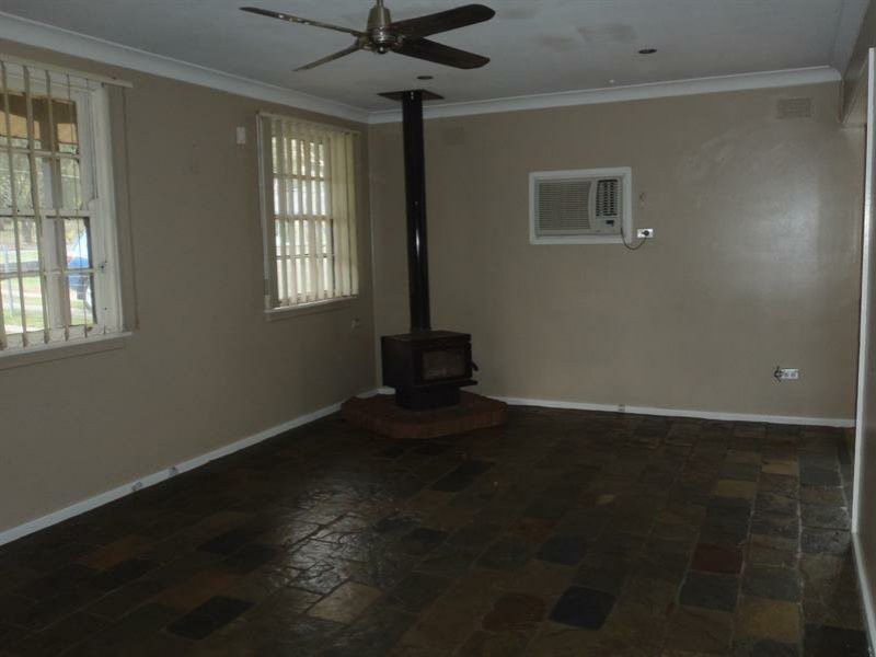 10 Nella Dan Avenue, Tregear NSW 2770