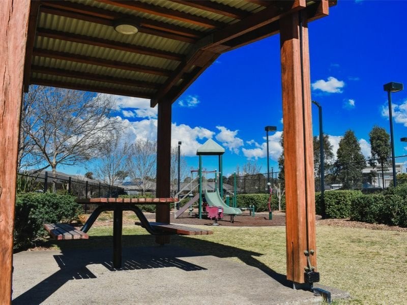 15 Farmingdale Court, Luddenham NSW 2745