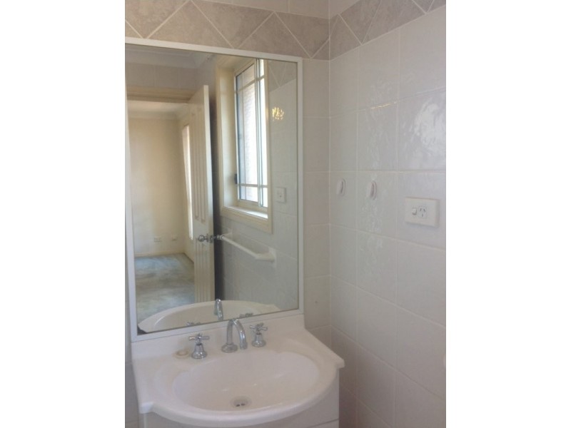 2/180 Adelaide Street, St Marys NSW 2760