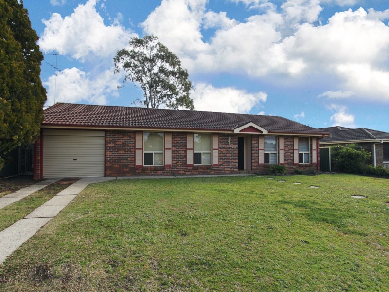 21 Chateau Crescent, St Clair NSW 2759