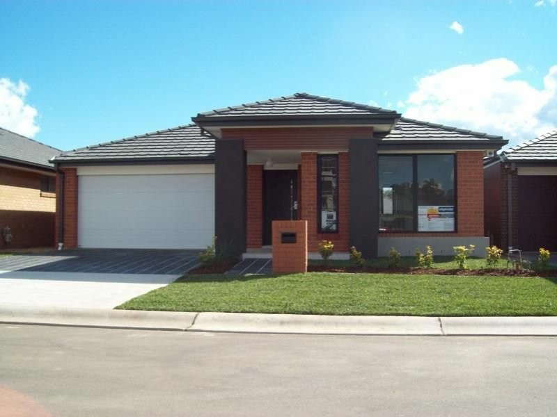 19 Mackay Circuit, Ropes Crossing NSW 2760