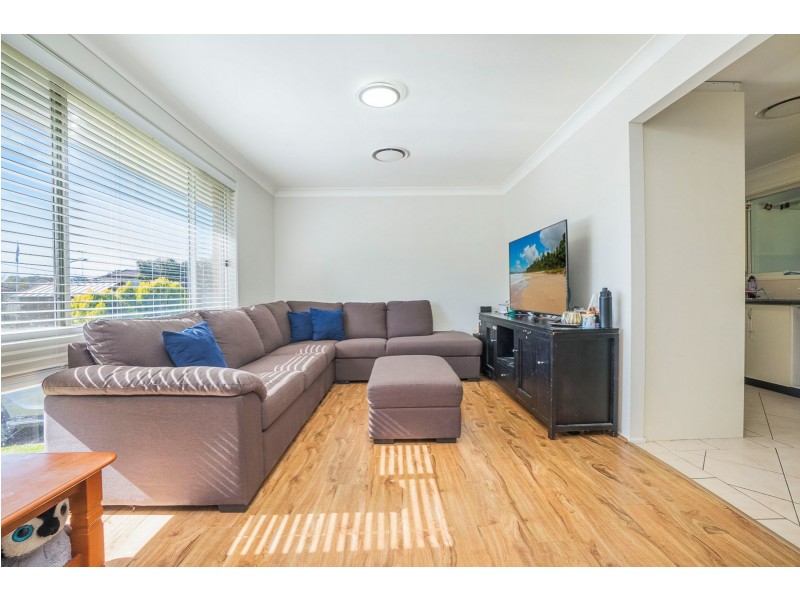 4 Carlyle Crescent, Cambridge Gardens NSW 2747