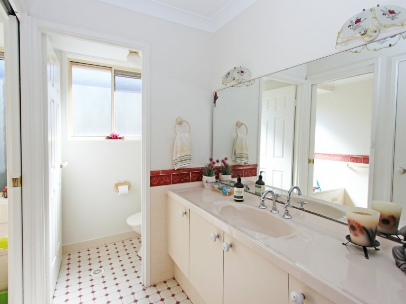 8 Crestview Place, Cranebrook NSW 2749