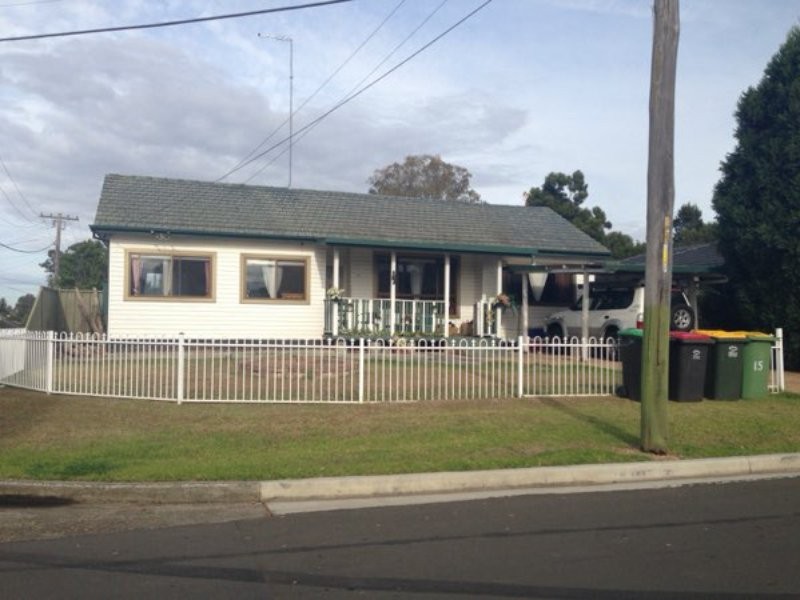 15 Dan Crescent, St Marys NSW 2760