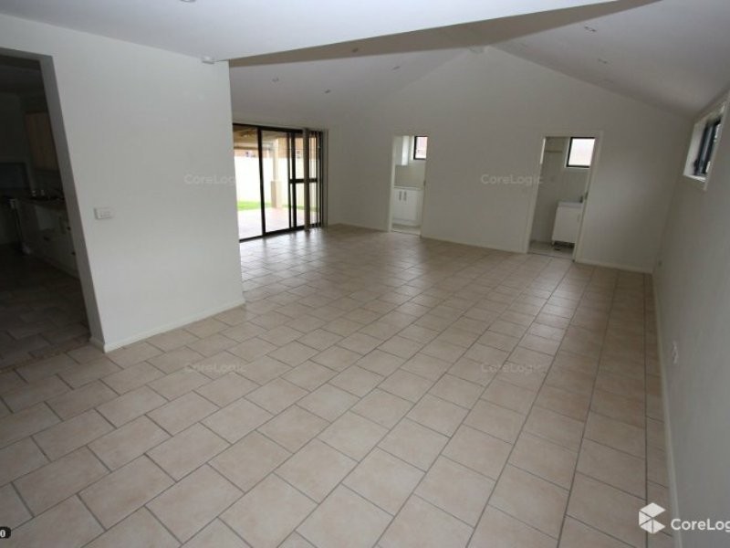 8 Wardell Drive, South Penrith NSW 2750