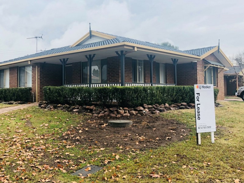 1 Gemstone Way, Oakhurst NSW 2761