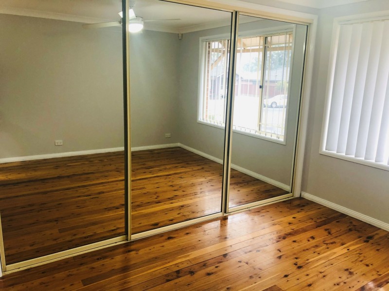 1 Gemstone Way, Oakhurst NSW 2761