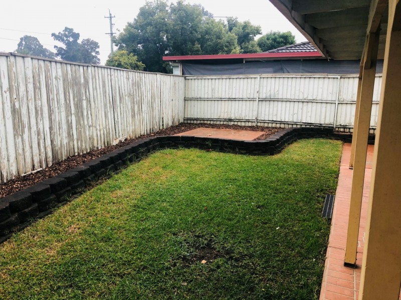 1 Gemstone Way, Oakhurst NSW 2761