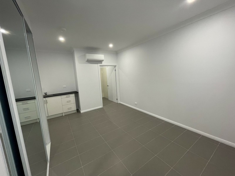 1/41 John Batman Ave, Werrington County NSW 2747