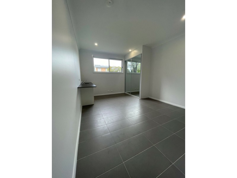 1/41 John Batman Ave, Werrington County NSW 2747