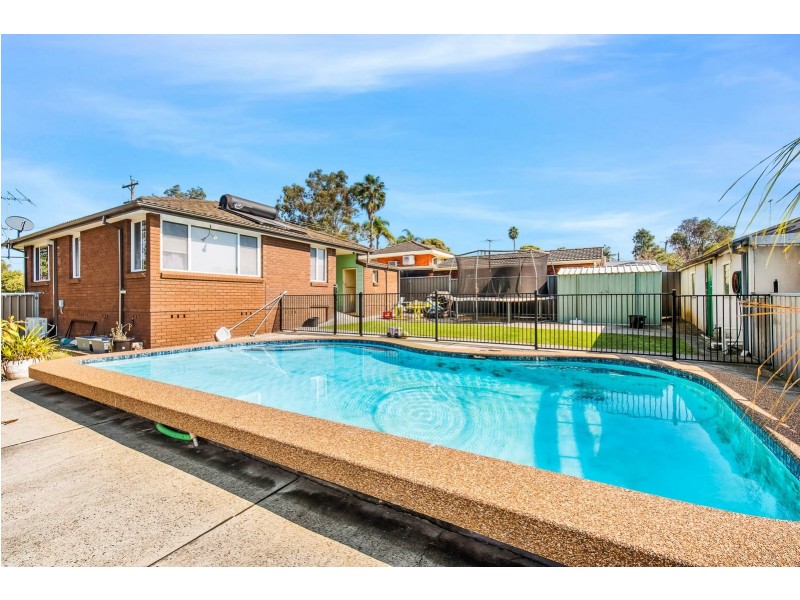 9 Oxford Street, Cambridge Park NSW 2747