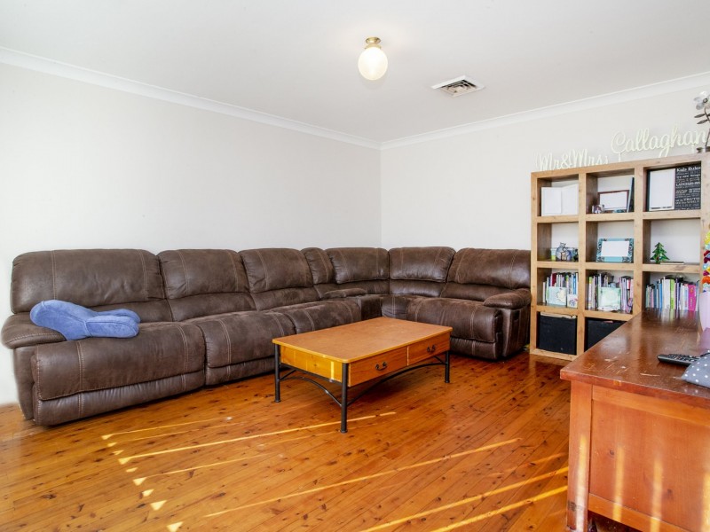 9 Little Street, Cambridge Park NSW 2747