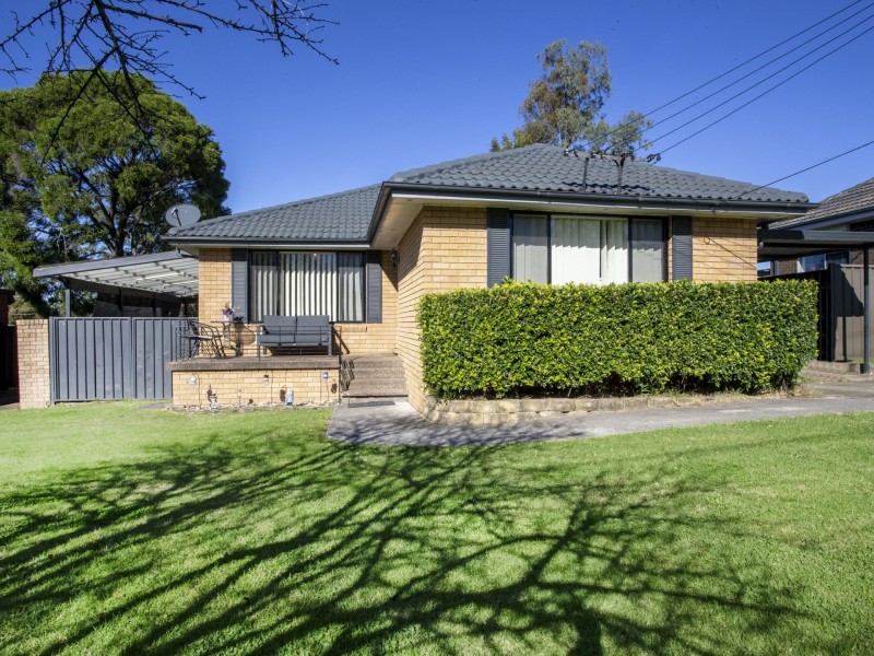 9 Little Street, Cambridge Park NSW 2747