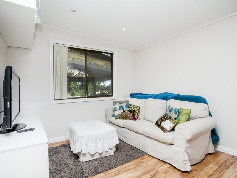 9 Little Street, Cambridge Park NSW 2747