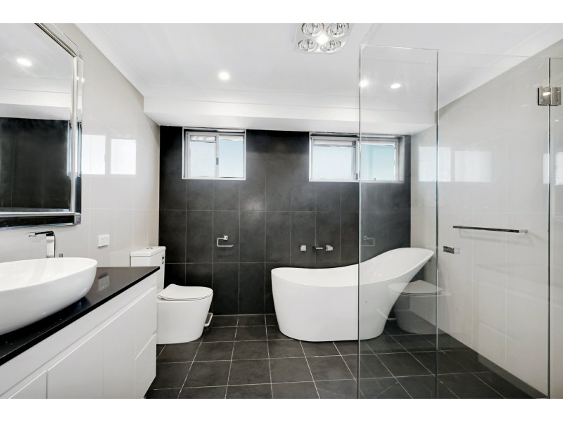 8 Moorehead Ave, Silverdale NSW 2752