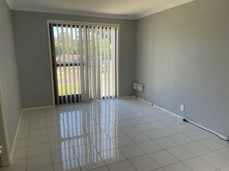 27 Seaton Crescent, Cranebrook NSW 2749