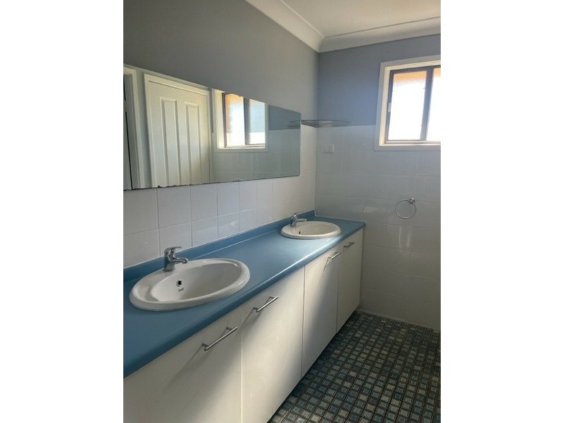 27 Seaton Crescent, Cranebrook NSW 2749