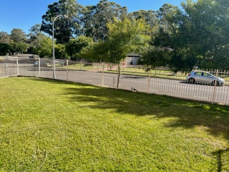27 Seaton Crescent, Cranebrook NSW 2749