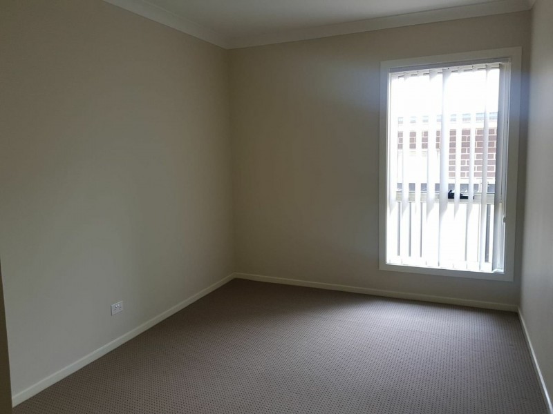 15 Scarborough Rise, Jordan Springs NSW 2747