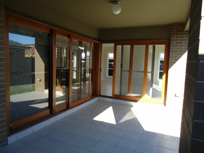 15 Scarborough Rise, Jordan Springs NSW 2747
