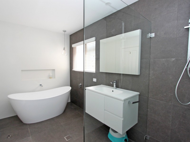 27 Falkland Close, Winmalee NSW 2777