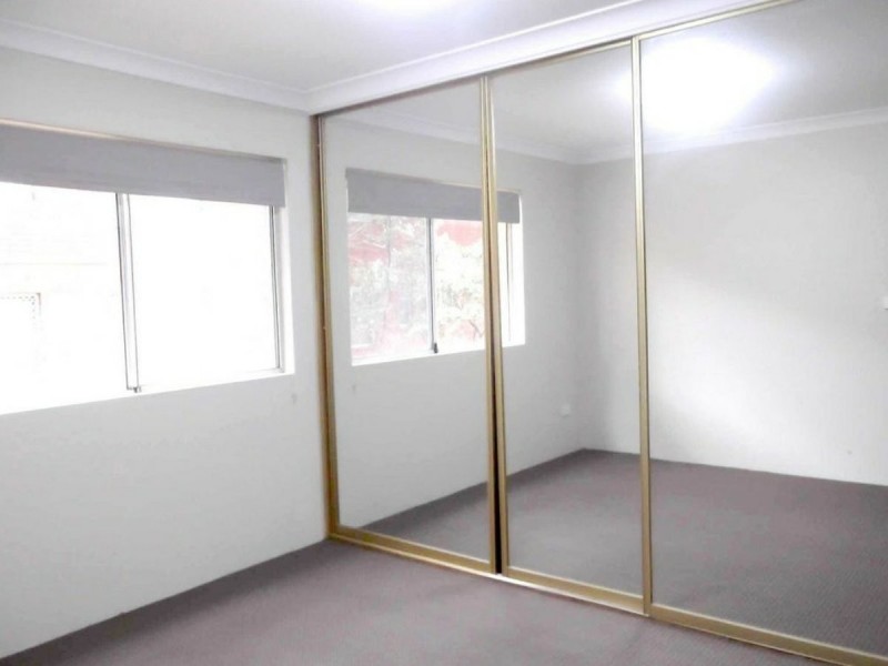 4/37 Memorial Avenue, Merrylands NSW 2160