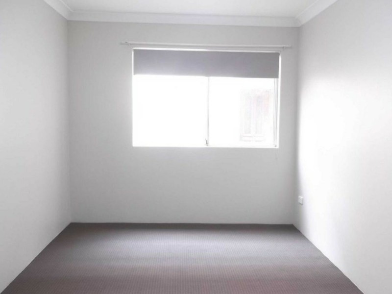 4/37 Memorial Avenue, Merrylands NSW 2160